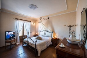 Cottage | 3 bedrooms, iron/ironing board, bed sheets - Villa Pandora (Sorrento)