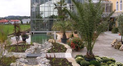 Palm Garden Luxury Pure