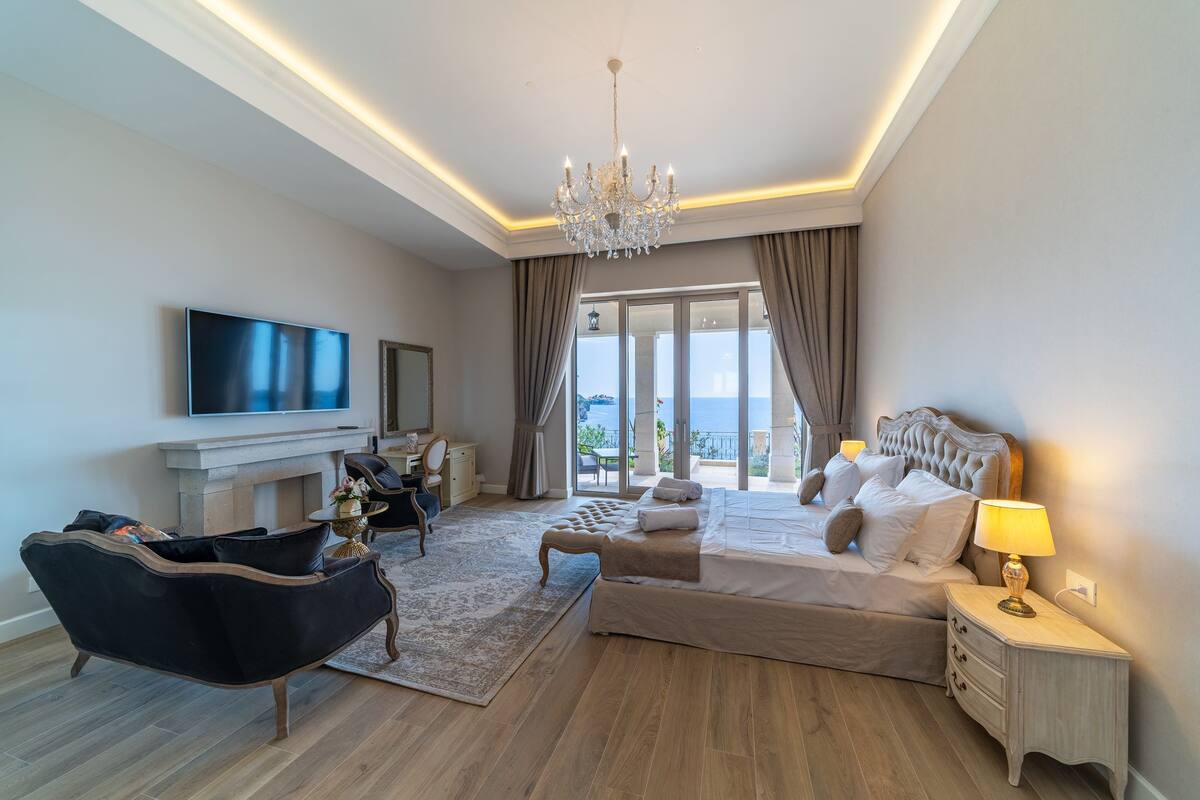 Superior kamer, uitzicht op zee | 1 slaapkamer, een kluis op de kamer, verduisterende gordijnen
