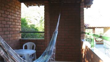 Quarto E | Balcony