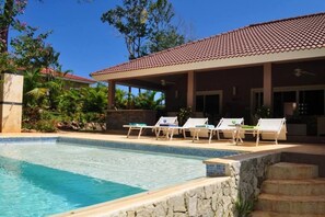 Piscine extérieure