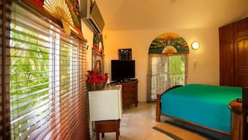 Vila (Multiple Bedrooms) | 7 quartos, ferros/tábuas de passar roupa, roupa de cama