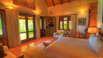 5 bedrooms, iron/ironing board, WiFi, bed sheets