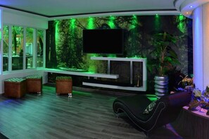 Living room - Luxury 14 Bedroom Villa Walking to Clubs/beaches! (Sosúa)