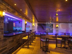 Outdoor pool - Luxury 14 Bedroom Villa Walking to Clubs/beaches! (Sosúa)