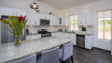 House (3 Bedrooms) | Private kitchen | Fridge, oven, stovetop, dishwasher