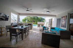 บ้านพัก (3 Bedrooms) | ระเบียง