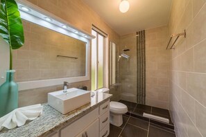 Ferienhaus (3 Bedrooms) | Badezimmer
