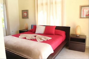 Iron/ironing board, bed sheets