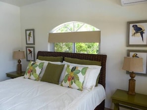 Huvila (6 Bedrooms) | 6 makuuhuonetta, silitysrauta/-lauta, Wi-Fi, vuodevaatteet