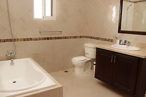 Villa (3 Bedrooms) | Bad