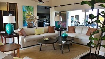 Villa (3 Bedrooms) | Living room | TV