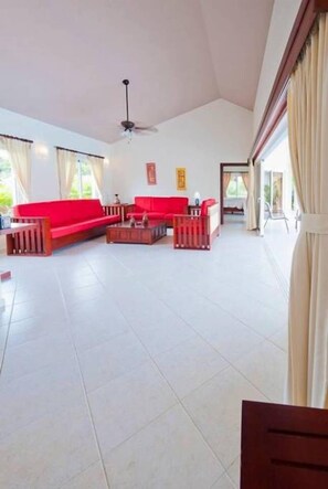 Villa (6 Bedrooms) | 6 bedrooms, iron/ironing board, WiFi, bed sheets - Privacy and Comfort Luxury 6 Bedroom Villa (Sosúa)