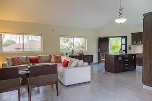 Villa (3 Bedrooms) | Living room | TV