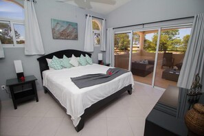 Vila (6 Bedrooms) | 6 kamar tidur, setrika/meja setrika, dan seprai linen