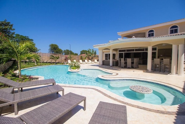 Alberca al aire libre