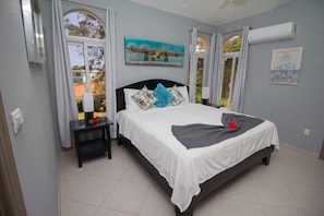 Villa (6 Bedrooms) | 6 habitaciones, tabla de planchar con plancha y ropa de cama