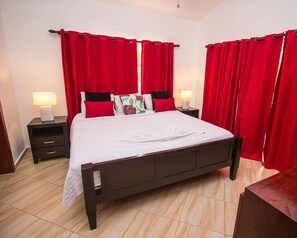 2 Schlafzimmer, Bügeleisen/Bügelbrett, Bettwäsche