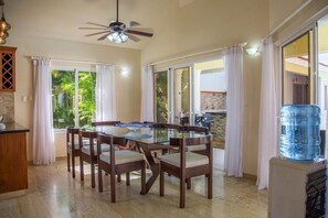 Villa (4 Bedrooms) | Private kitchen - Private Villa! All Bedrooms /w TVs and in Livingroom (Sosúa)