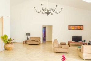 Villa (5 Bedrooms) | Salle de séjour