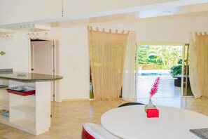 別墅 (5 Bedrooms) | 私人廚房 | 烤箱、爐台、義式濃縮咖啡機、鍋具/餐盤/廚房用品