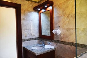 Villa (2 Bedrooms) | Bathroom