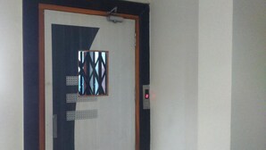 Unclassified image, 5 of 21, button
