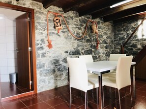 Dining - Lugar da Ribeira House (Ribeira Brava)