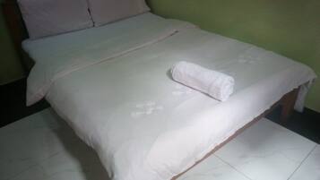 Double Room | Desk, free WiFi, bed sheets