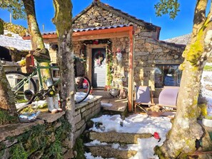 Property grounds - Casa do Azevim | Tranquillity | Peneda-Gerês National Park (Arcos de Valdevez)