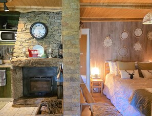 1 chambre, fer et planche à repasser, accès à Internet, literie fournie