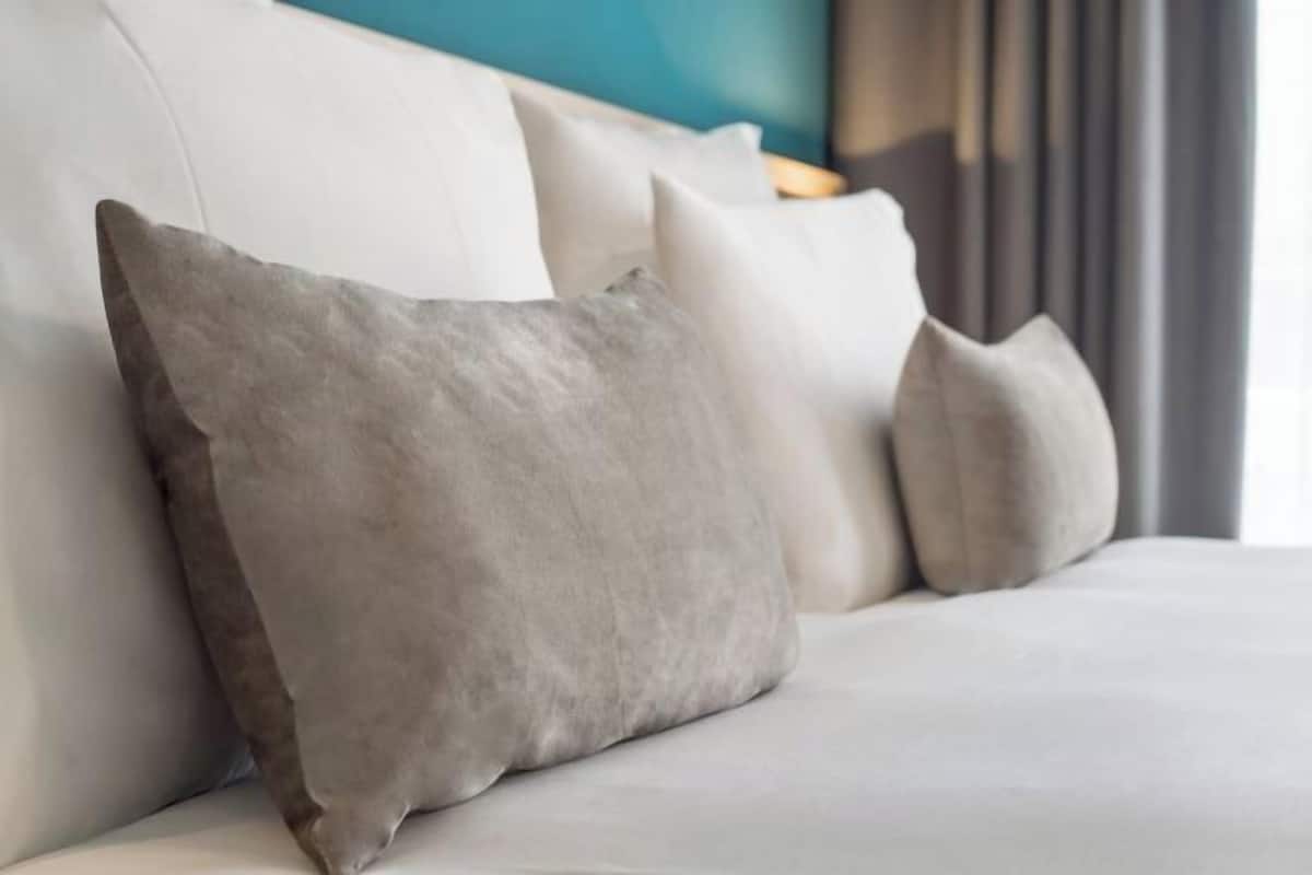 1 bedroom, premium bedding, in-room safe, desk