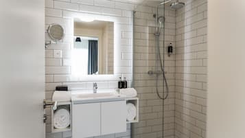 Apartemen, 1 kamar tidur | Kamar mandi | Shower, pengering rambut, handuk, dan sabun