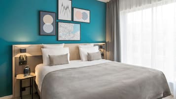 1 Schlafzimmer, hochwertige Bettwaren, Zimmersafe, Schreibtisch