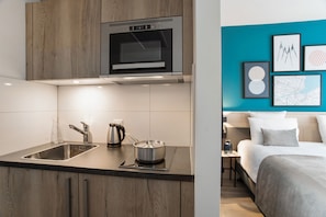 Premium bedding, in-room safe, desk, laptop workspace - Appart'City Collection Genève Aéroport Vernier (Vernier)