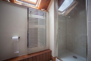 Two-Bedroom Apartment | Bathroom - Wren's Nest (Ross-on-Wye)