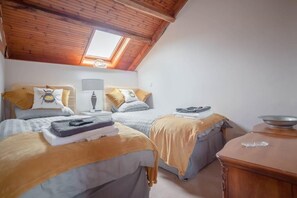 Two-Bedroom Apartment | 2 bedrooms, iron/ironing board, free WiFi, bed sheets - Wren's Nest (Ross-on-Wye)