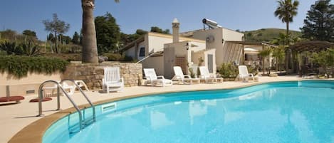 Seasonal outdoor pool