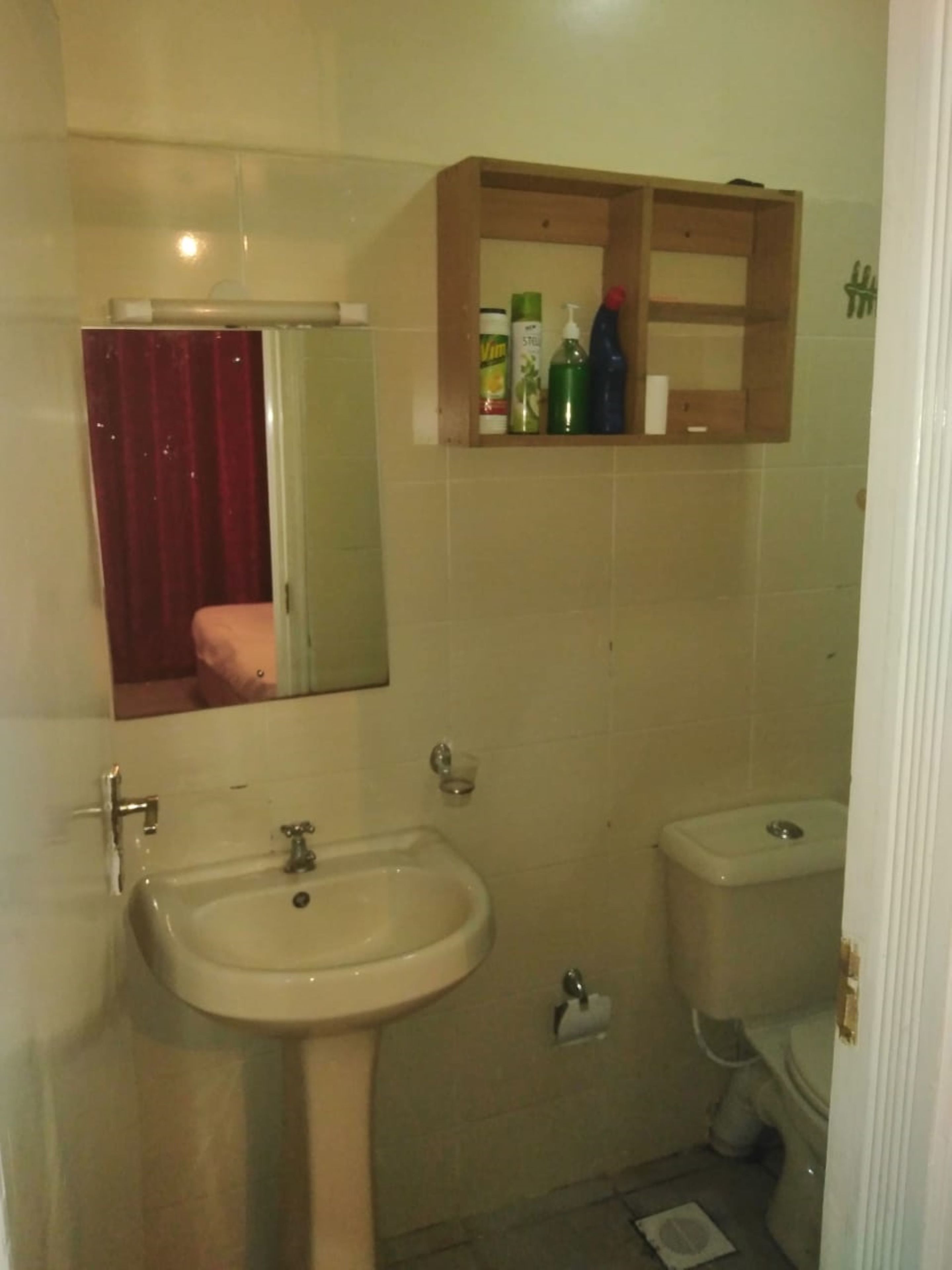 Apartment | Bathroom | Shower, free toiletries, slippers, towels