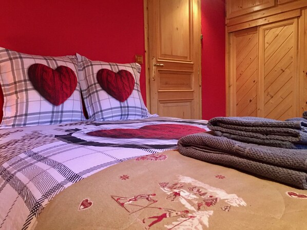 2 makuuhuonetta, Wi-Fi, vuodevaatteet