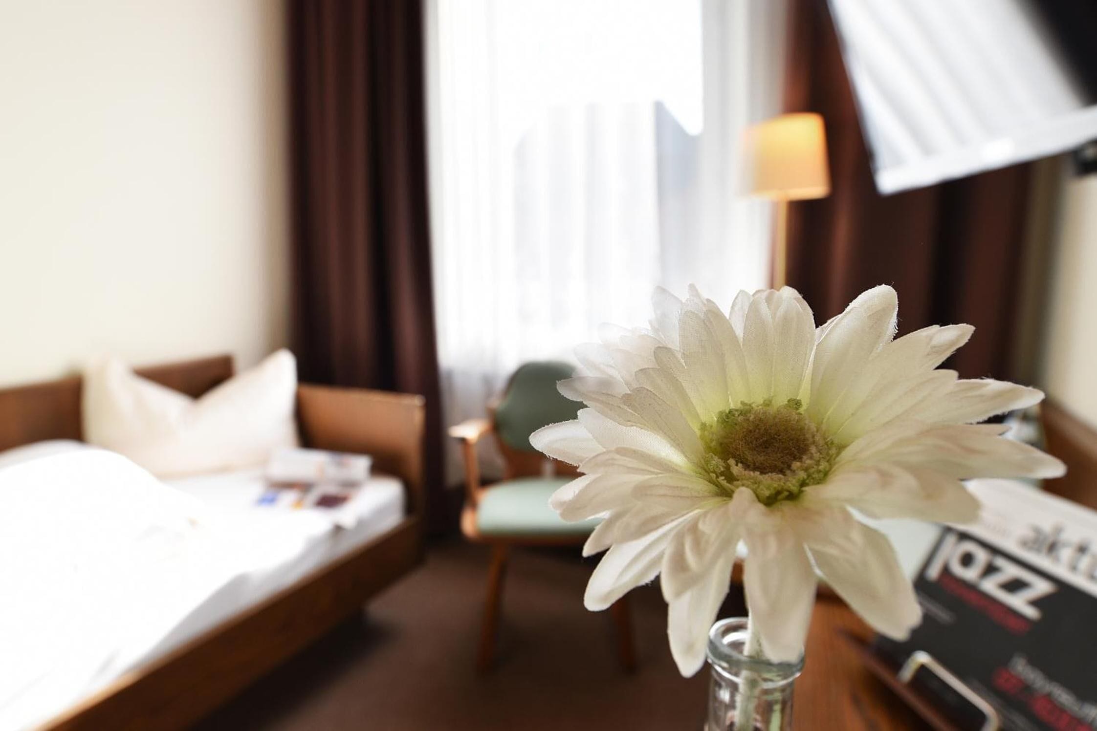 1 bedroom, desk, free wifi, bed sheets