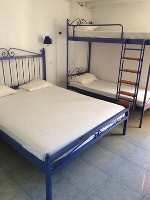 Family Double Room | Bed sheets