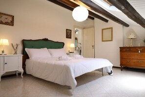 Apartment, 2 Schlafzimmer | 2 Schlafzimmer, individuell dekoriert, individuell eingerichtet