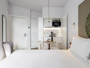 Studio | In-room safe, iron/ironing board, cots/infant beds, free WiFi - Lisbon Serviced Apartments Madalena (Lisbon)