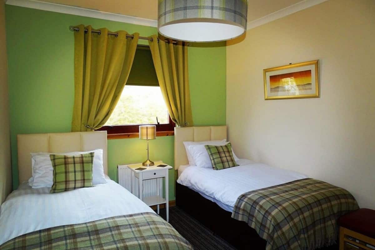 Comfort Twin Room | Premium bedding, WiFi (free), bed sheets