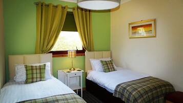 Comfort Twin Room | Premium bedding, free WiFi, bed sheets