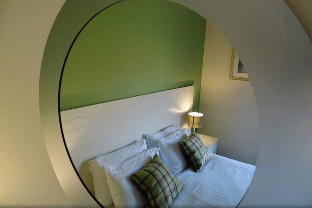 Comfort Double Room | Premium bedding, WiFi (free), bed sheets