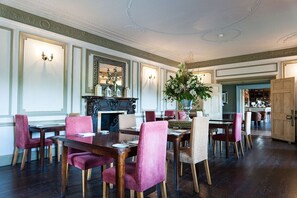 Daily cooked-to-order breakfast for a fee - Langdon Court Hotel (Plymouth)