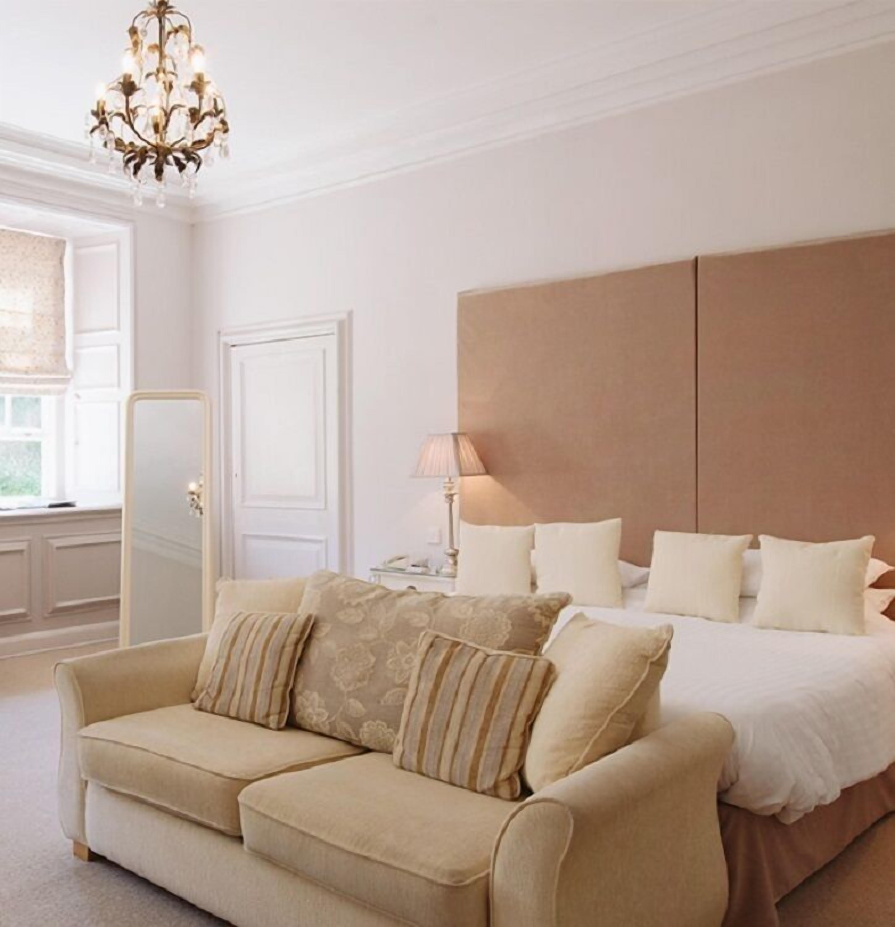 Premier Room | Individually decorated, individually furnished, free cots/infant beds
