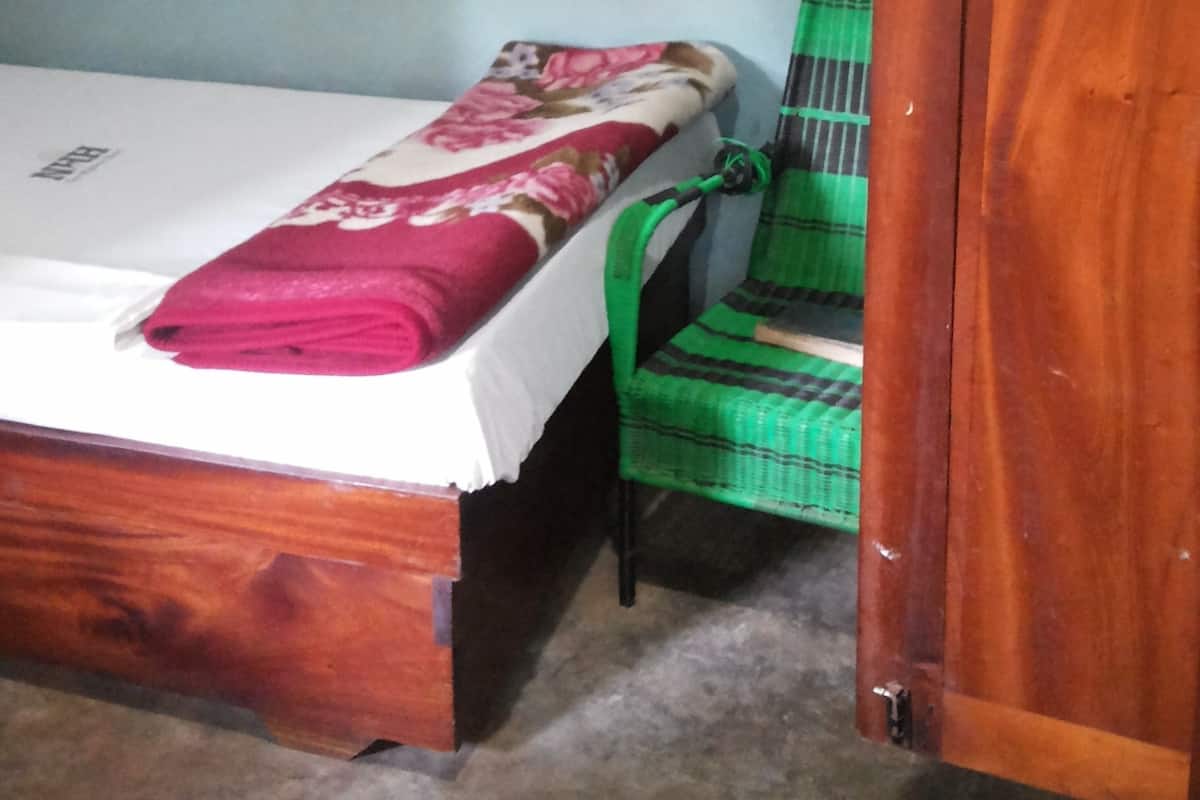 Habitación doble estándar | Escritorio, espacio para trabajar con laptop, insonorización y wifi